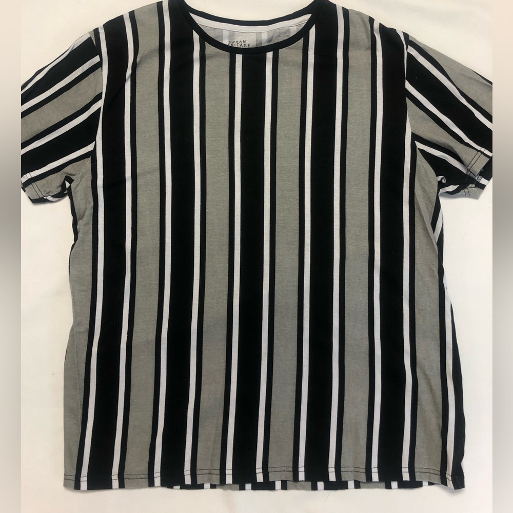 STRIPED T SHIRT